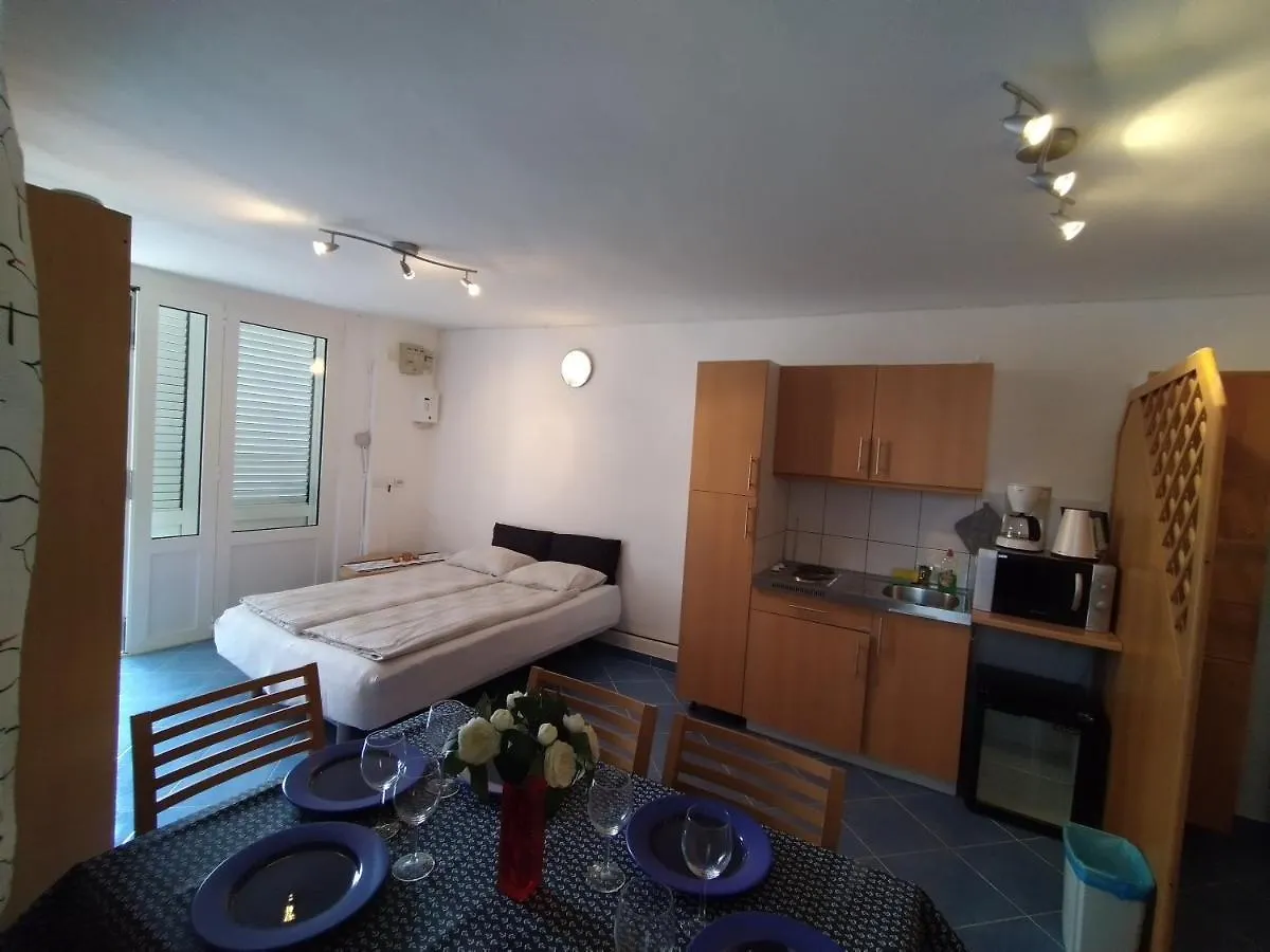 Vila Velebit Apartment Razanac 0*,